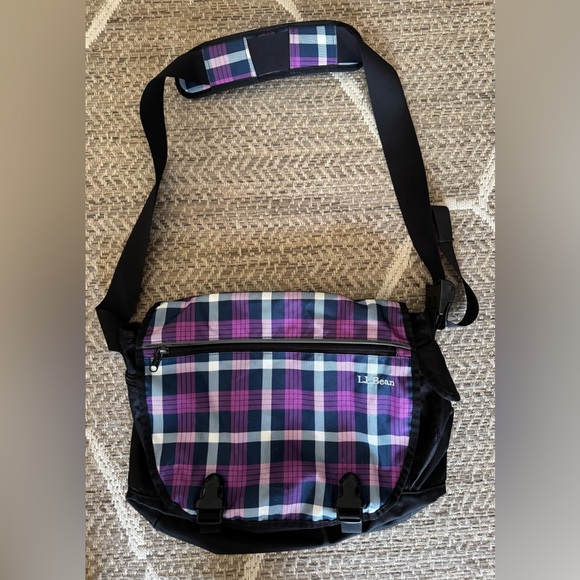 L.L. Bean Messenger Bag Travel Tote School Black Purple Plaid Crossbody Style - Picture 1 of 14